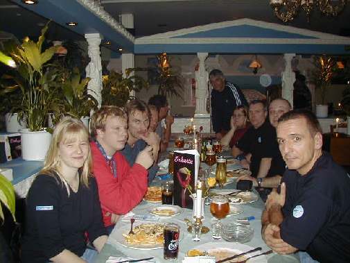 Beim Essen (Torry wieder chinesisch oder war Sie nur m�de ? Man wei� es nicht)